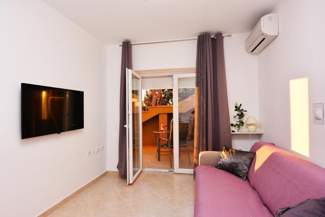 Villa Mirta Tisno Luaran gambar