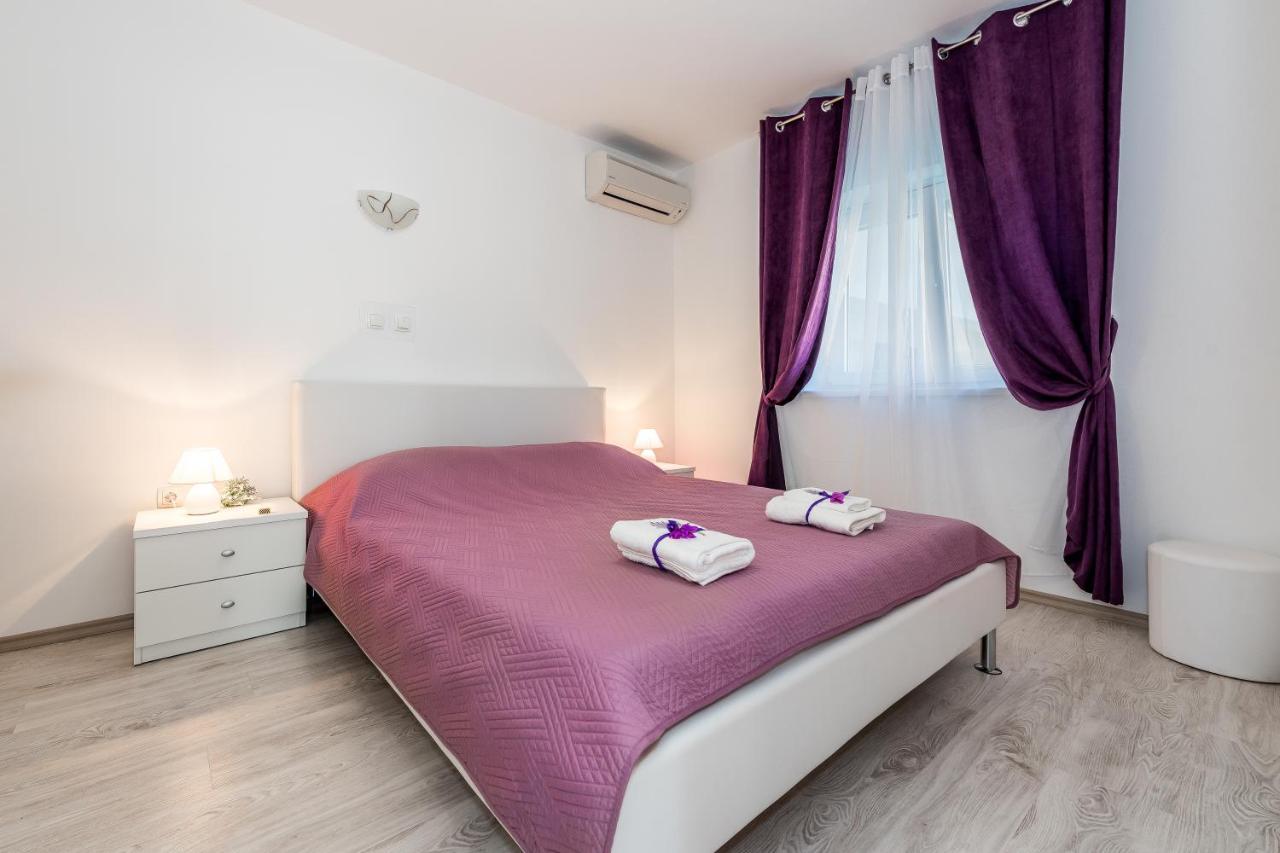 Villa Mirta Tisno Luaran gambar